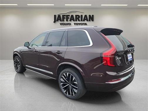 2025 Volvo XC90 Plug-In Hybrid T8 Plus 6-Seater