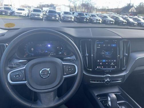 2025 Volvo XC60 B5 Core