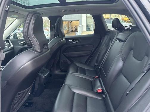 2025 Volvo XC60 B5 Core