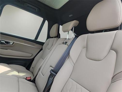 2025 Volvo XC90 Plug-In Hybrid T8 Plus 7-Seater
