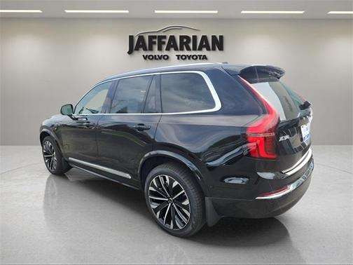 2025 Volvo XC90 Plug-In Hybrid T8 Plus 7-Seater
