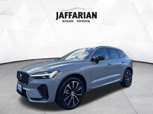 2025 Volvo XC60 B5 Plus