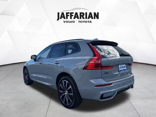 2025 Volvo XC60 B5 Plus