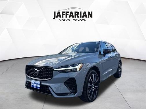 2025 Volvo XC60 B5 Plus