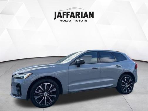 2025 Volvo XC60 B5 Plus
