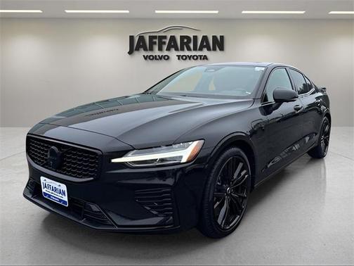 2024 Volvo S60 Recharge Plug-In Hybrid T8 Plus Black Edition