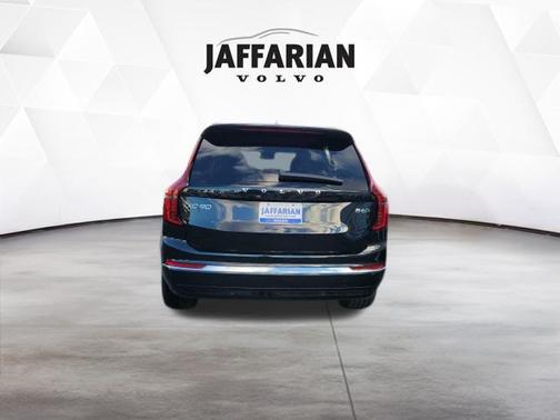 Onyx Black Metallic 2026 Volvo XC90 B6 Ultra