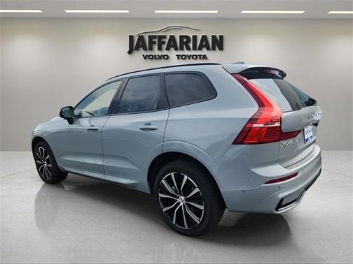 2025 Volvo XC60 B5 Plus