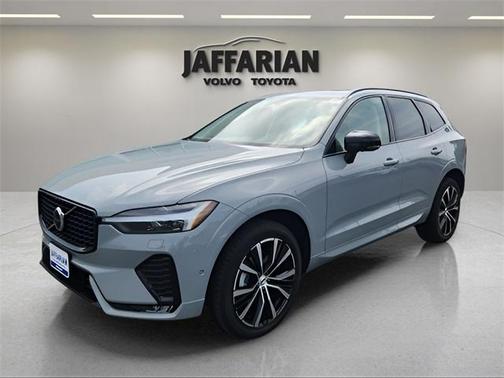 2025 Volvo XC60 B5 Plus