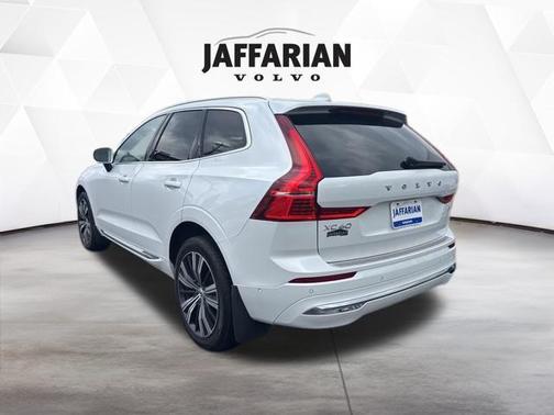 2023 Volvo XC60 B5 Plus Bright Theme