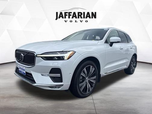 2023 Volvo XC60 B5 Plus Bright Theme