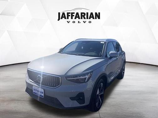 2025 Volvo XC40 Plus