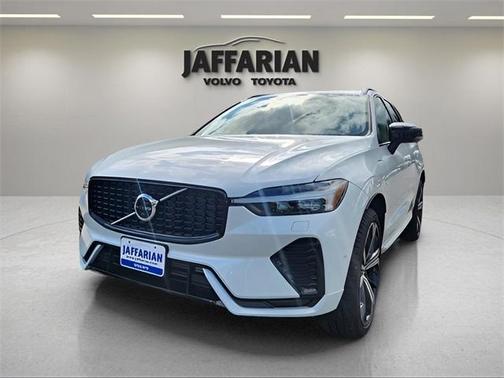 2025 Volvo XC60 Plug-In Hybrid T8 Ultra