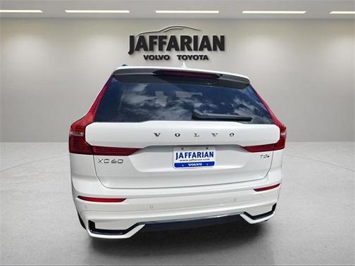 2025 Volvo XC60 Plug-In Hybrid T8 Ultra