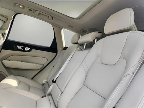 2025 Volvo XC60 Plug-In Hybrid T8 Ultra