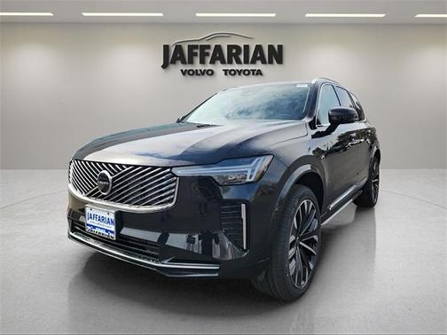 2025 Volvo XC90 B6 Core