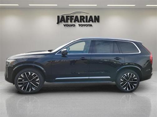 2025 Volvo XC90 B6 Core