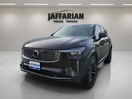 2025 Volvo XC90 B6 Plus 6-Seater