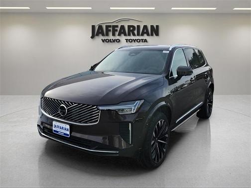 2025 Volvo XC90 B6 Plus 6-Seater