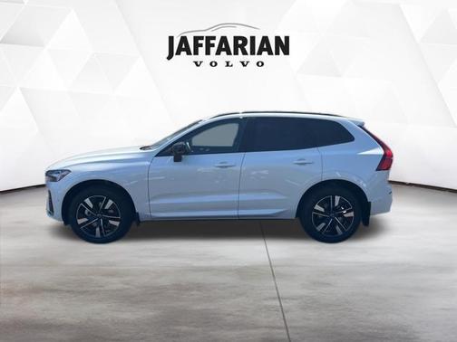 Crystal White 2026 Volvo XC60 B5 Plus