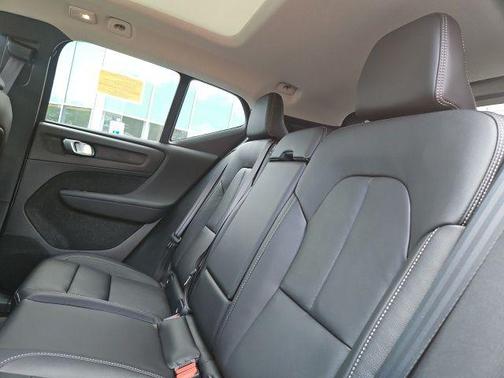 Crystal White 2026 Volvo XC40 Core, B5 AWD Gas (mild hybrid), Dark
