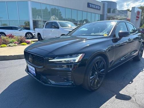 2024 Volvo S60 Recharge Plug-In Hybrid T8 Plus Black Edition