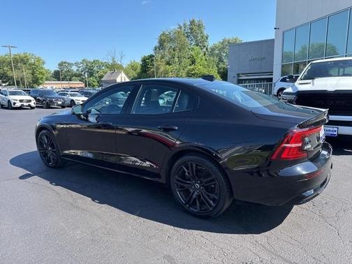 2024 Volvo S60 Recharge Plug-In Hybrid T8 Plus Black Edition