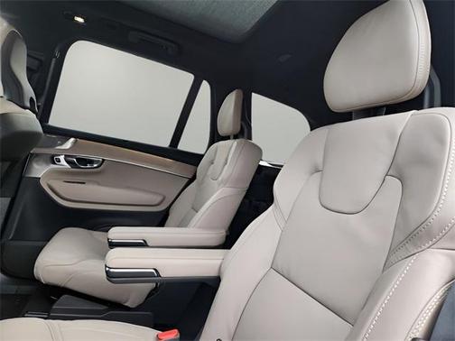 2025 Volvo XC90 Plug-In Hybrid T8 Ultra 6-Seater