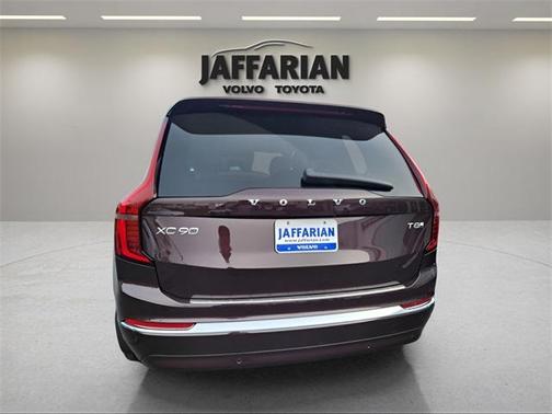 2025 Volvo XC90 Plug-In Hybrid T8 Ultra 6-Seater