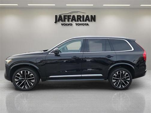 2025 Volvo XC90 Plug-In Hybrid T8 Plus 7-Seater