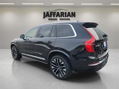 2025 Volvo XC90 Plug-In Hybrid T8 Plus 7-Seater