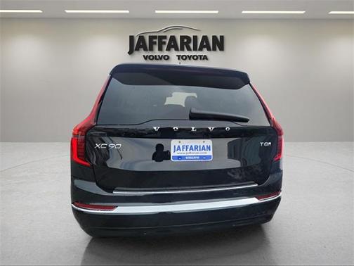 2025 Volvo XC90 Plug-In Hybrid T8 Plus 7-Seater