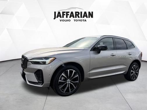 2024 Volvo XC60 B5 Plus Dark Theme