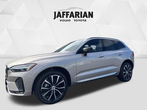 2024 Volvo XC60 B5 Plus Dark Theme
