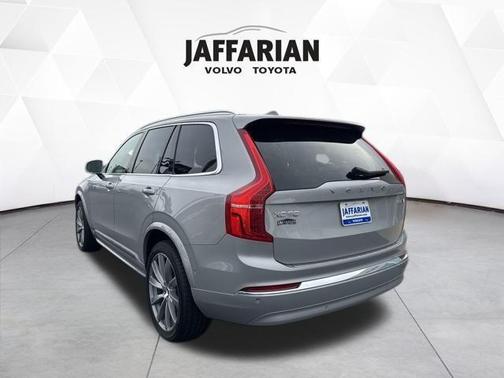 2023 Volvo XC90 B6 Ultimate 7-Seater