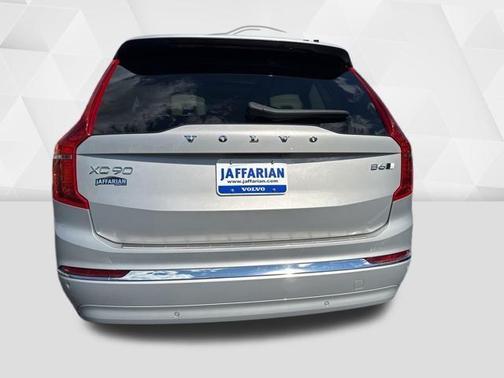 2023 Volvo XC90 B6 Ultimate 7-Seater