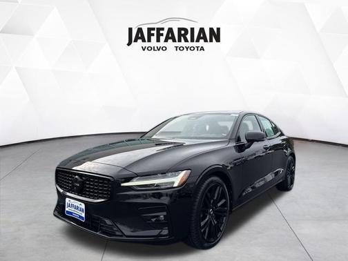 2023 Volvo S60 B5 Ultimate Black Edition