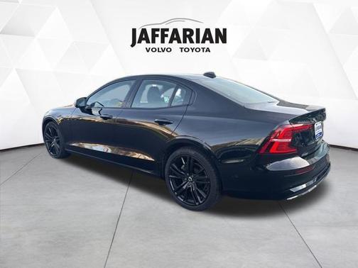 2023 Volvo S60 B5 Ultimate Black Edition