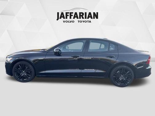 2023 Volvo S60 B5 Ultimate Black Edition