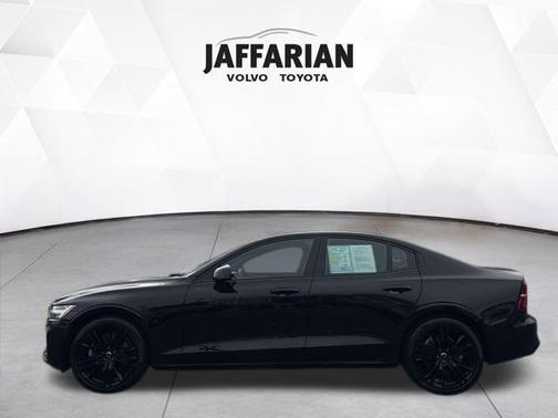 2023 Volvo S60 B5 Ultimate Black Edition