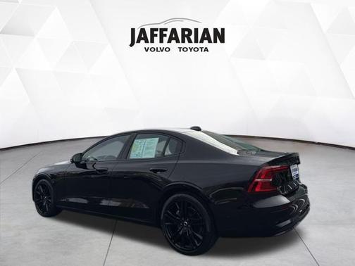 2023 Volvo S60 B5 Ultimate Black Edition