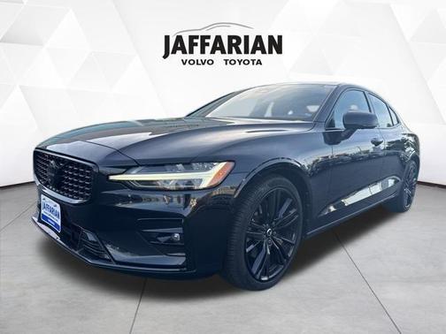 2023 Volvo S60 B5 Ultimate Black Edition