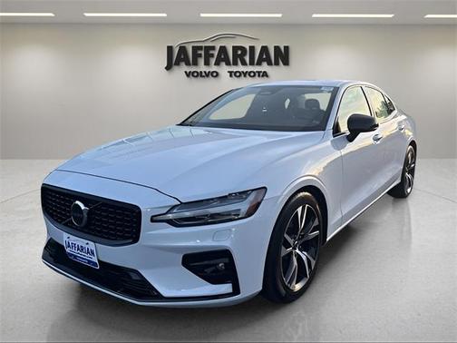2025 Volvo S60 B5 Core