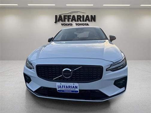 2025 Volvo S60 B5 Core