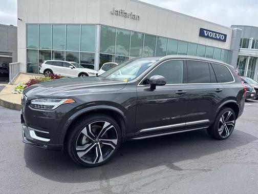 2024 Volvo XC90 B6 Ultimate Bright Theme 6-Seater