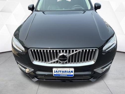 2022 Volvo XC90 Recharge Plug-In Hybrid T8 Inscription Extended Range 7P