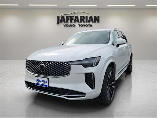 2025 Volvo XC90 Plug-In Hybrid T8 Ultra 7-Seater