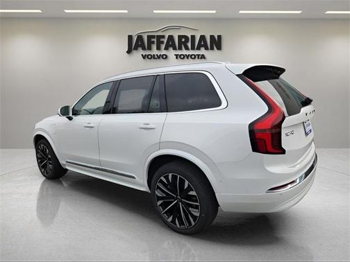 2025 Volvo XC90 Plug-In Hybrid T8 Ultra 7-Seater