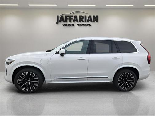 2025 Volvo XC90 Plug-In Hybrid T8 Ultra 7-Seater