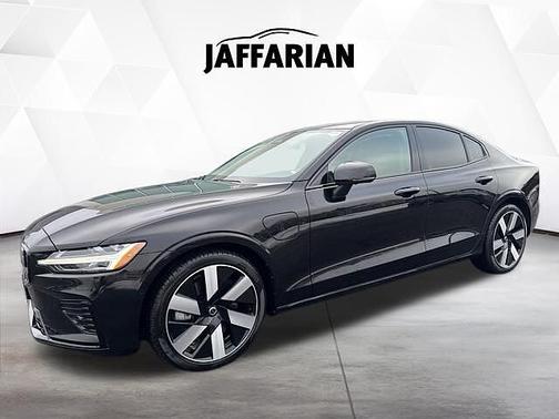 Onyx Black 2024 Volvo S60 Plus